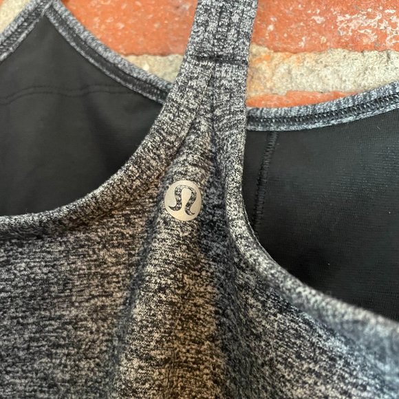 Women's LuLu Lemon Gray Athletic Top - Size 6 - Picture 1 of 7